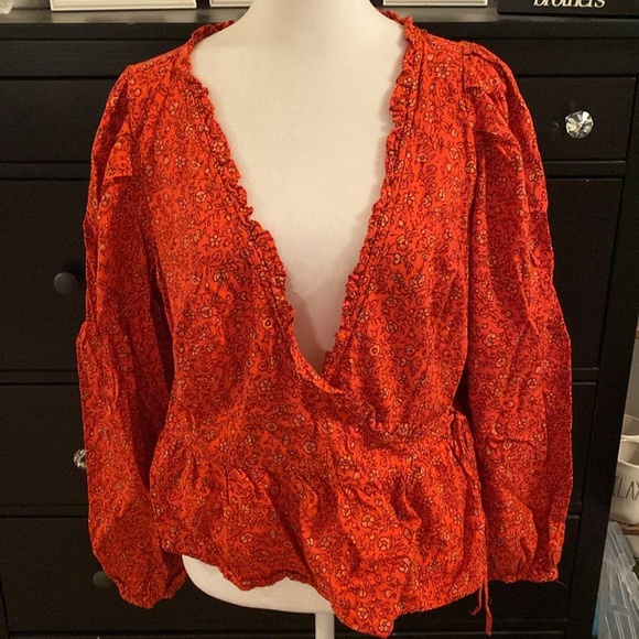 Universal Thread wrap long-sleeve top. Size M. Burnt orange floral pattern - Picture 1 of 15